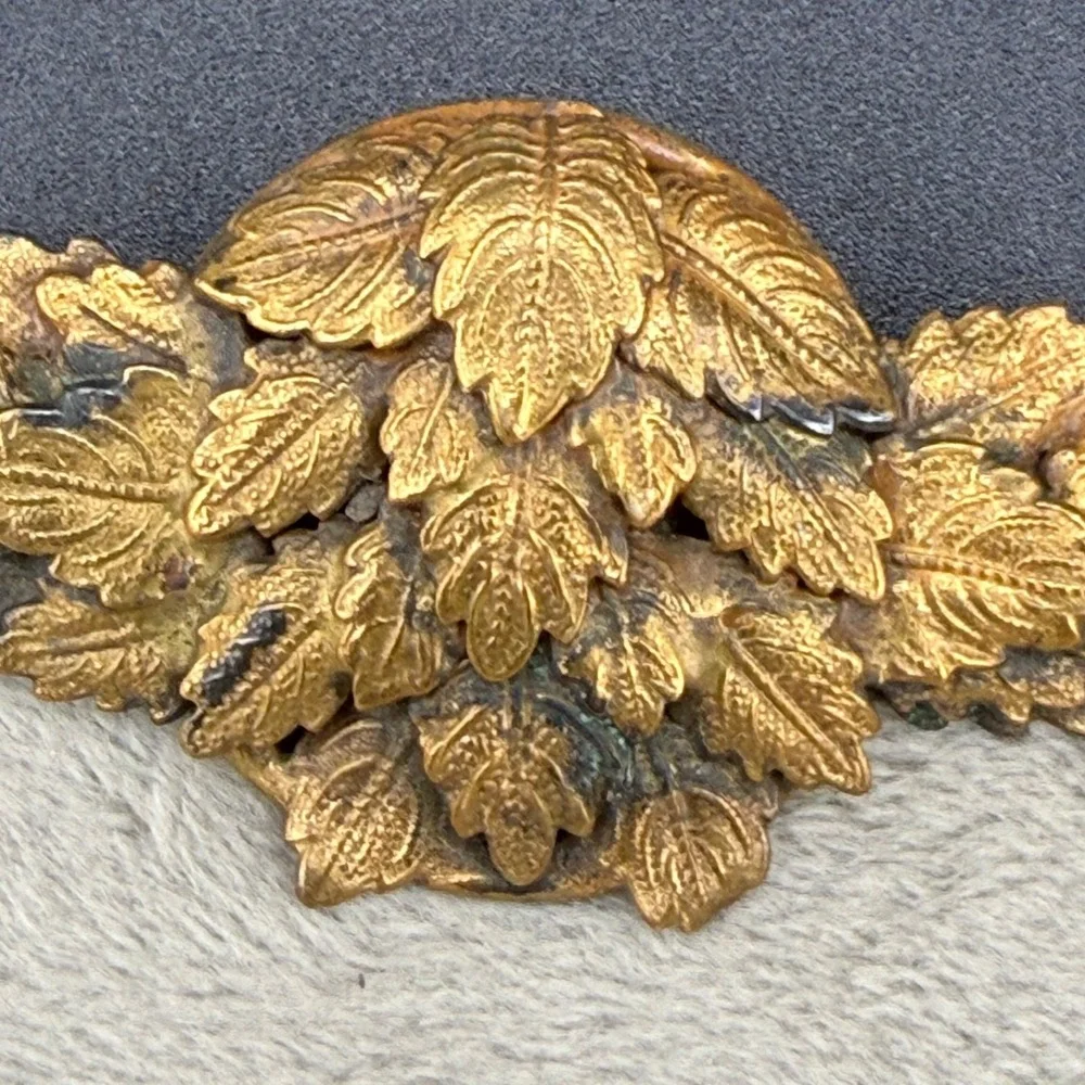 Vintage Brooch‎ Gold Tone Leaf Sash Pin